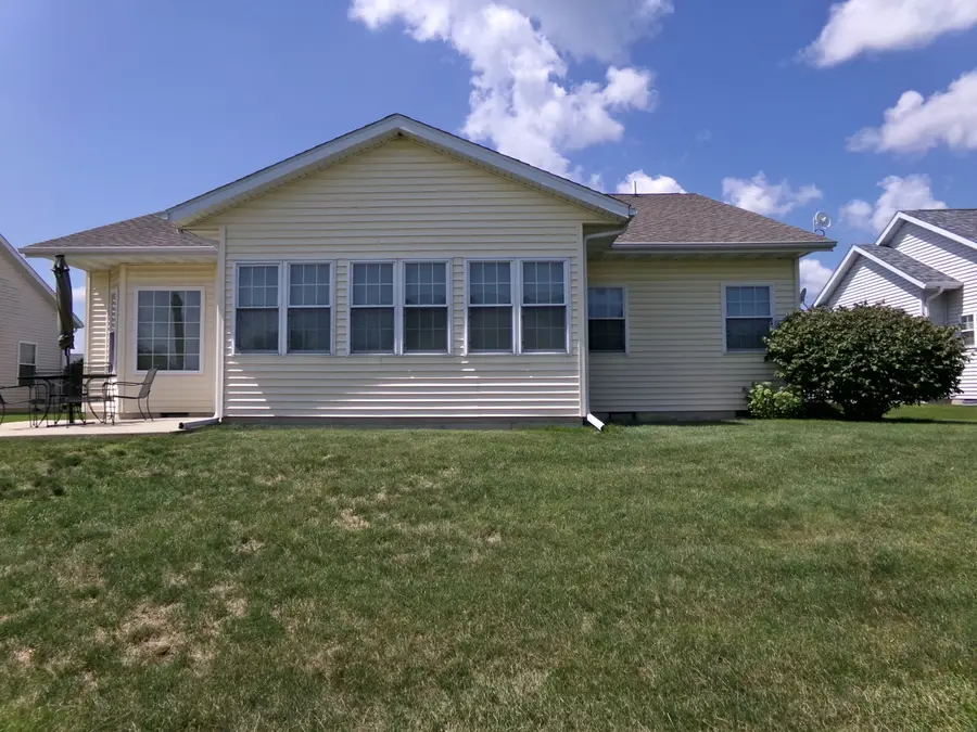 8 Liberty Lane, Clinton, IL 61727 - #3