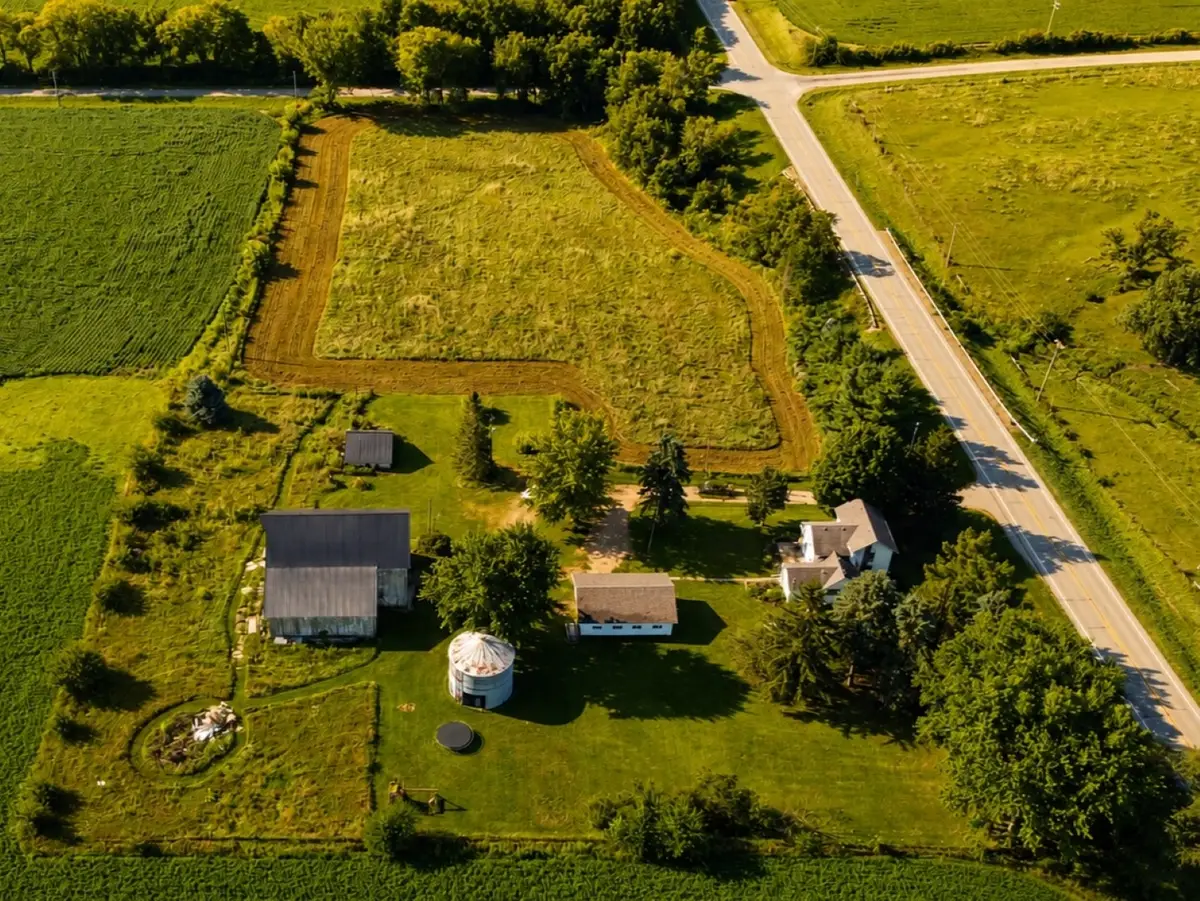2095 N Freeport Road, Polo, IL 61064 - #1