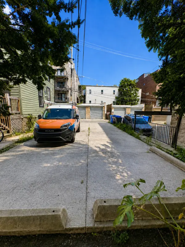 866 W Buckingham Place #P-1, Chicago, IL 60657