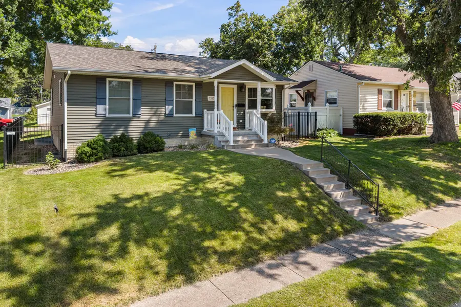 2530 Bellevue Avenue, Bettendorf, IA 52722 - #2