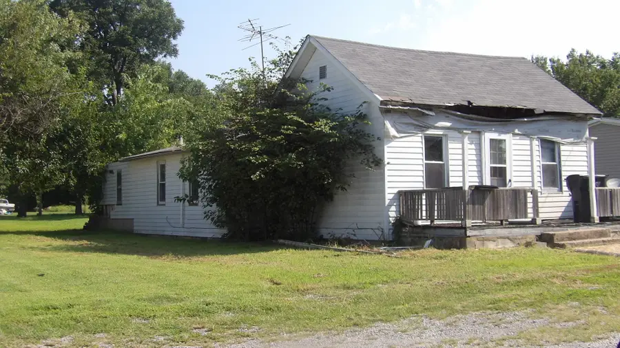 406 W Main Street, Norris City, IL 62869 - #3