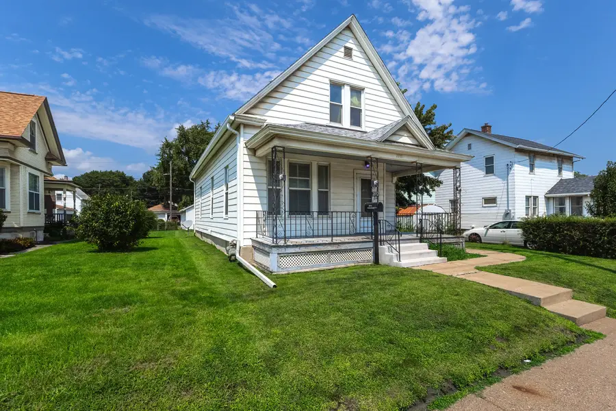 2112 Rockingham Road, Davenport, IA 52802 - #2