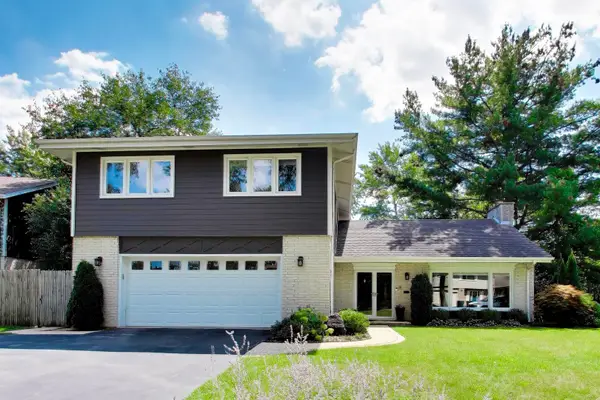 1919 Sunnyside Circle, Northbrook, IL 60062