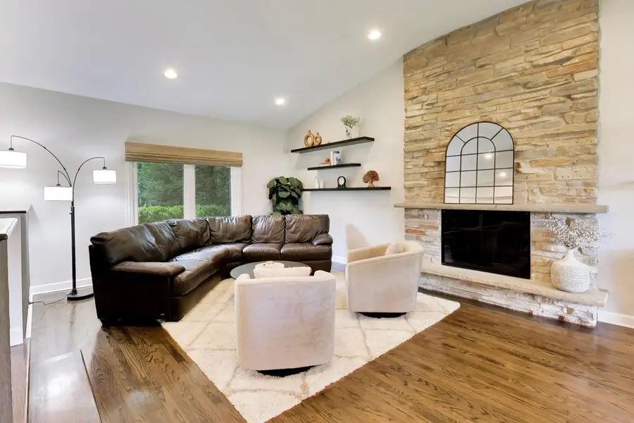 1919 Sunnyside Circle, Northbrook, IL 60062 - #3