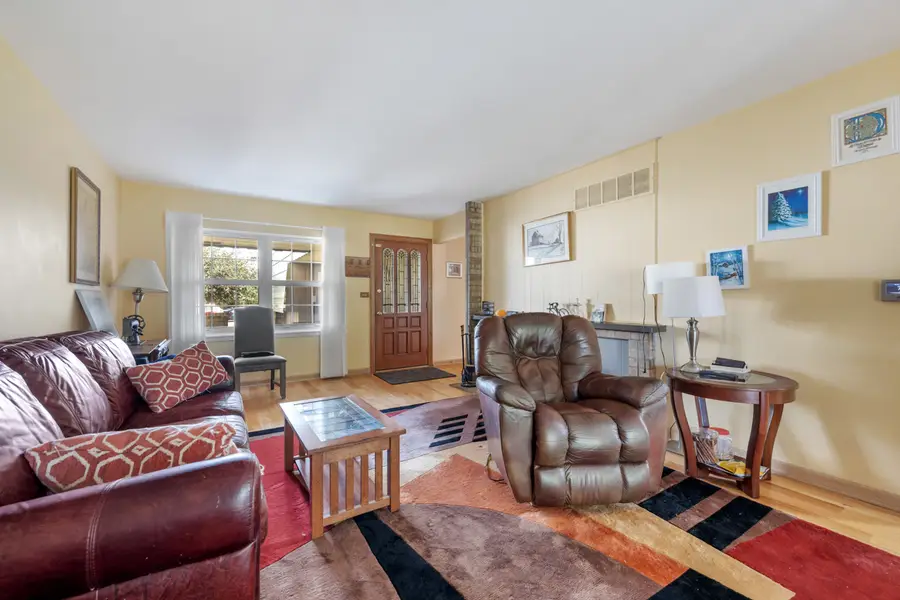 642 Burgundy Court #F, Elk Grove Village, IL 60007 - #3