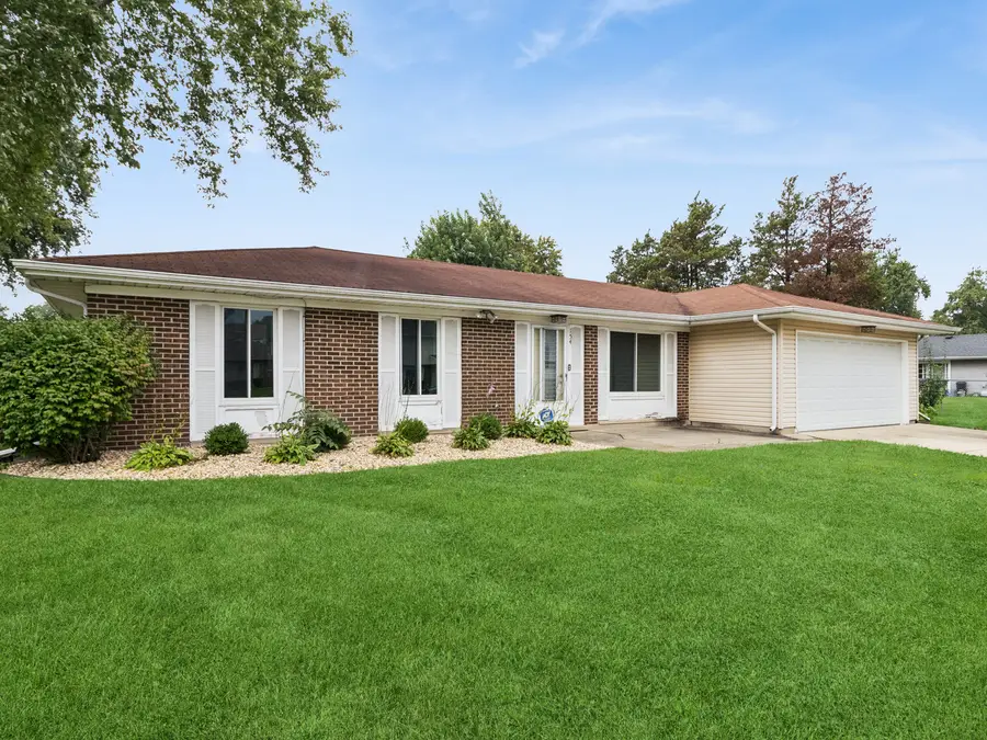 154 Stonehurst Drive, Elgin, IL 60120 - #2