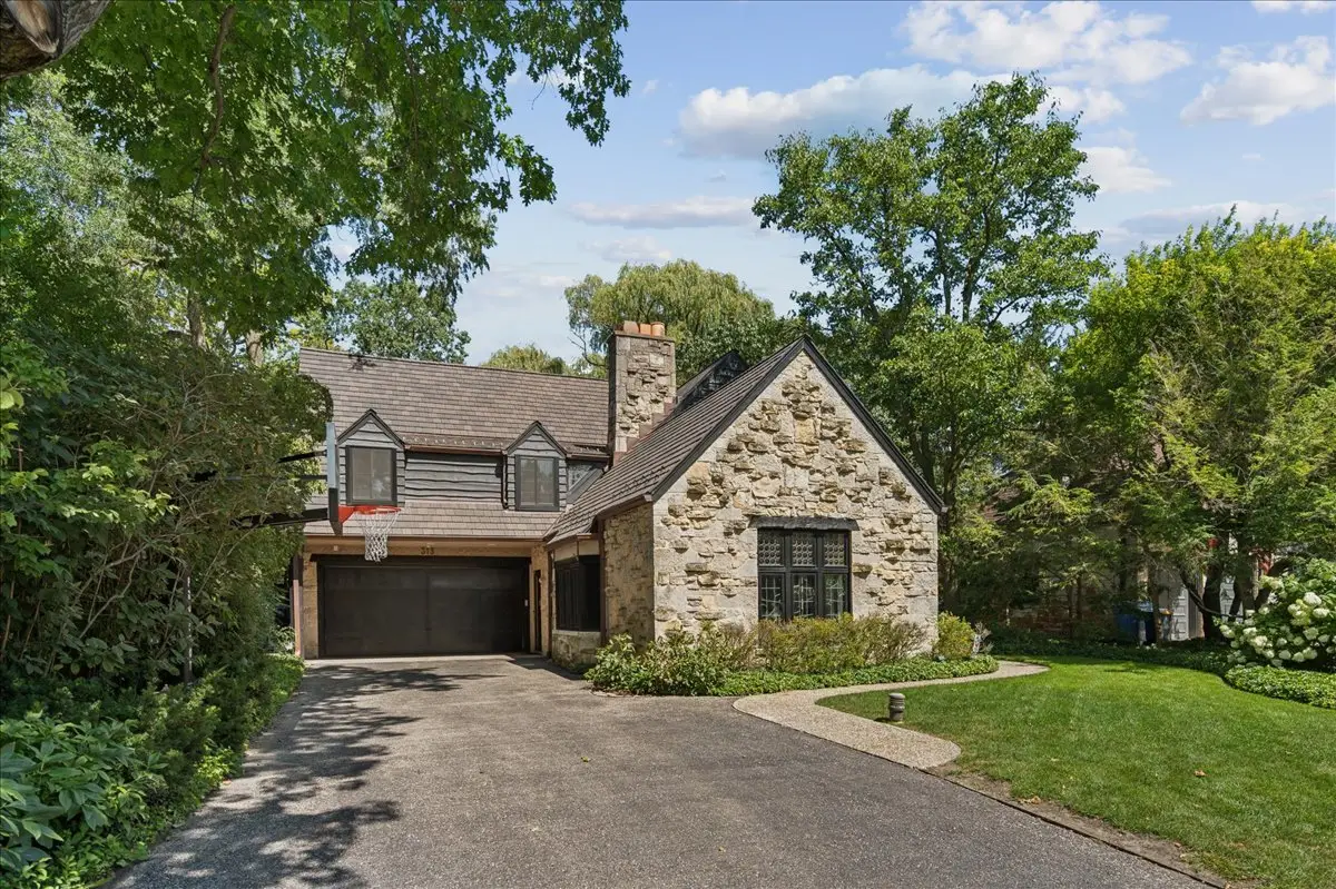 315 N Deere Park Drive, Highland Park, IL 60035 - #1