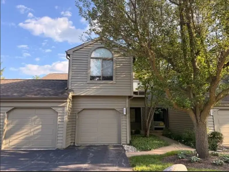327 Indian Point, Lake Barrington, IL 60010 - #1