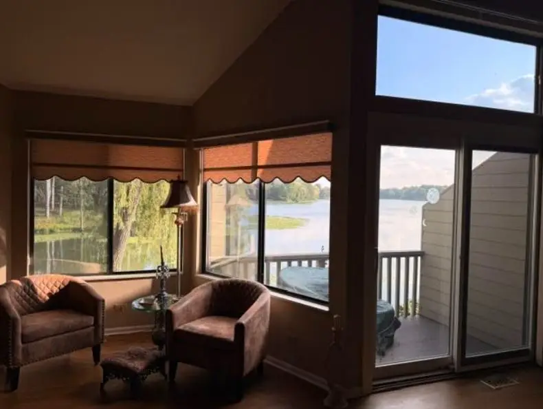 327 Indian Point, Lake Barrington, IL 60010 - #2