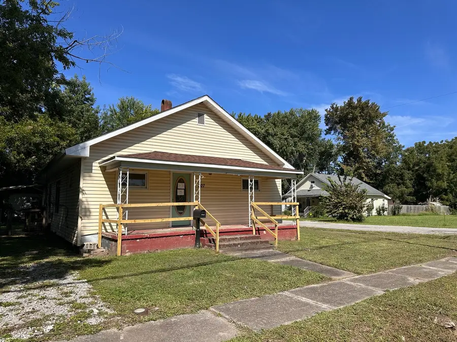 507 N Jackson Street, West Frankfort, IL 62896 - #2