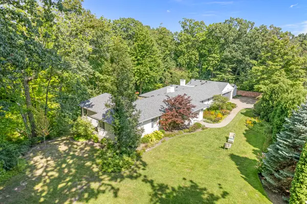 1020 E Westleigh Road, Lake Forest, IL 60045