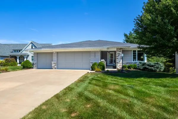 6559 Blackberry Lane, Bettendorf, IA 52722