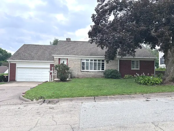 503 4th Street, Maquoketa, IA 52060