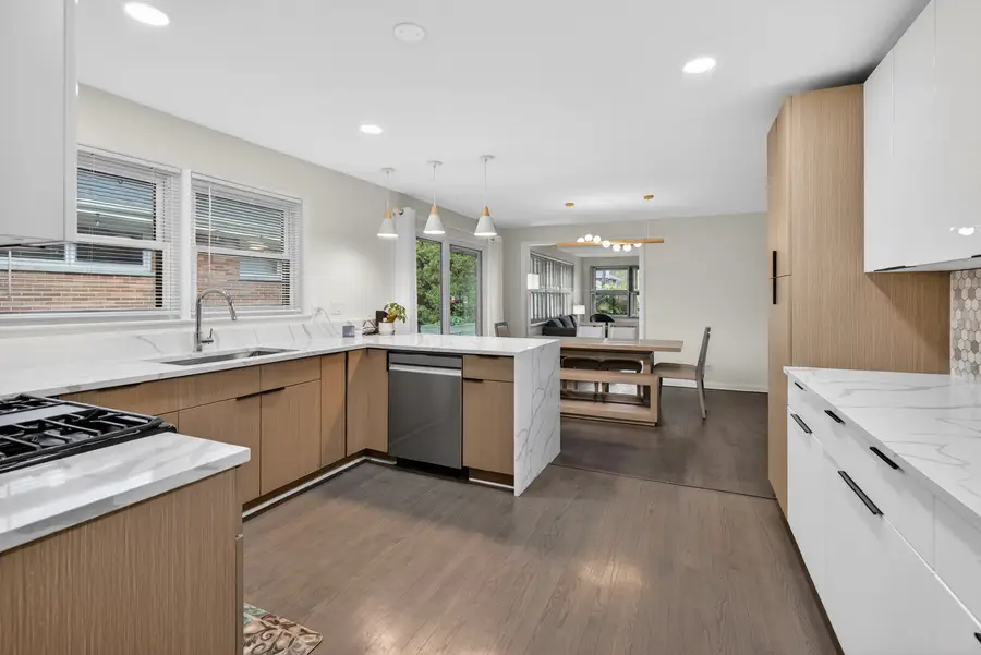 516 Eldon Place, Downers Grove, IL 60516 - #3