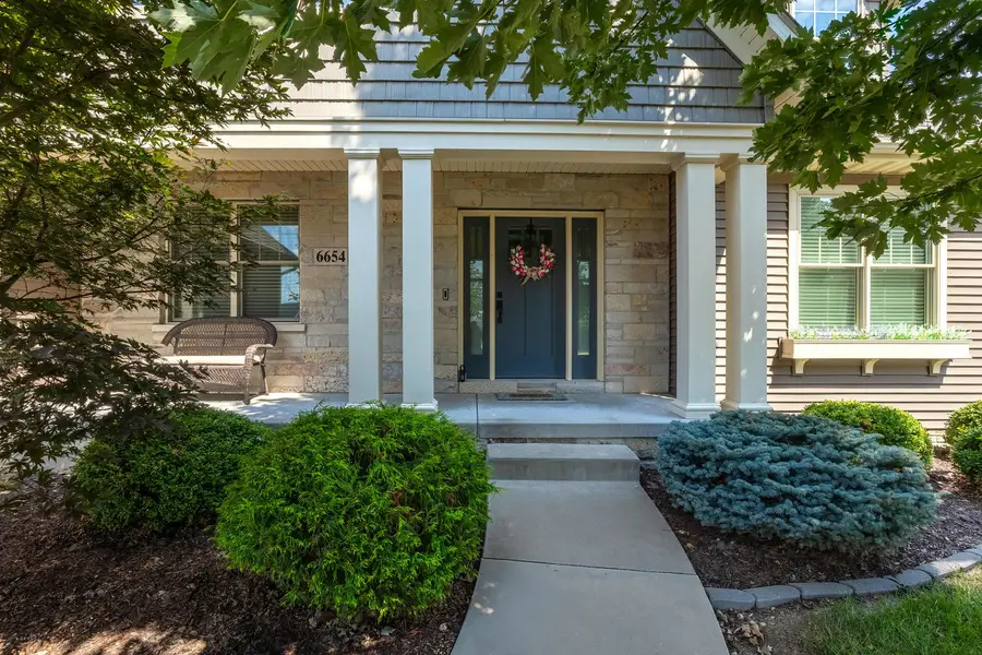 6654 Forest Glen Court, Bettendorf, IA 52722 - #3
