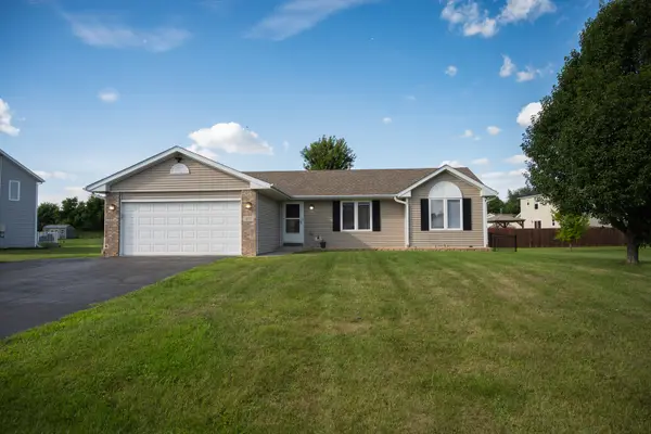 171 Prairie Moon Drive, Davis Junction, IL 61020