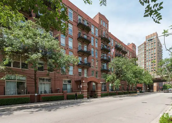 Address Withheld By Seller, Chicago, IL 60654