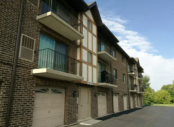 1725 S Washington Street #1725, Naperville, IL 60565