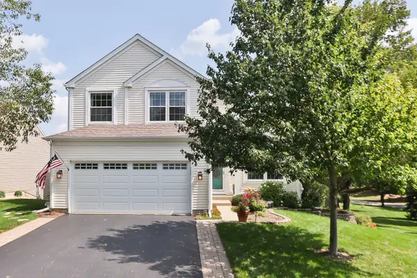 3 Falcon Ridge Court, Algonquin, IL 60102