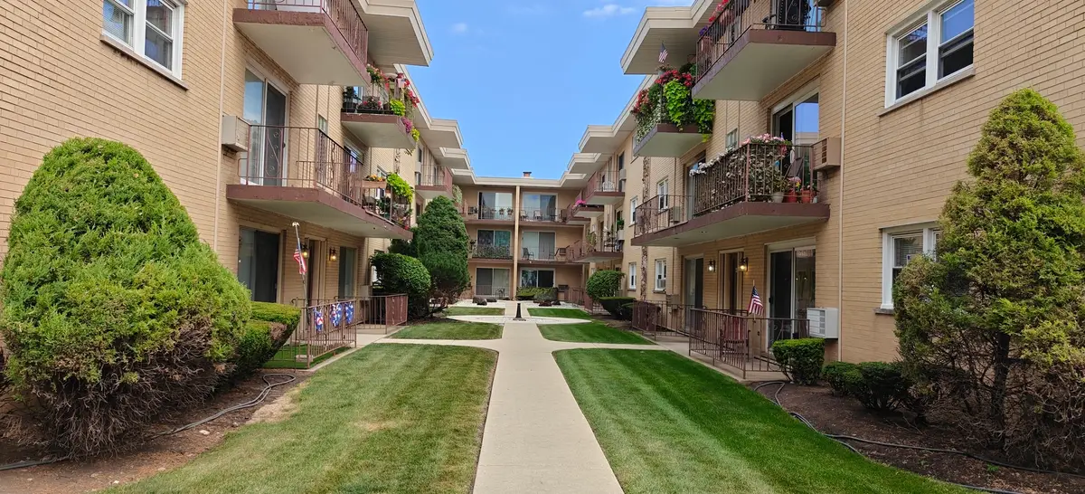 4835 N Central Avenue #212, Chicago, IL 60630 - #1