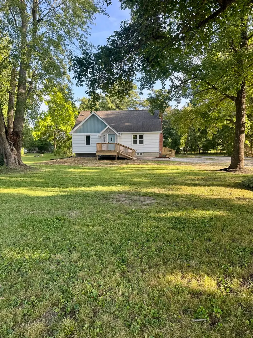 205 W Main Street, Ewing, IL 62836 - #2