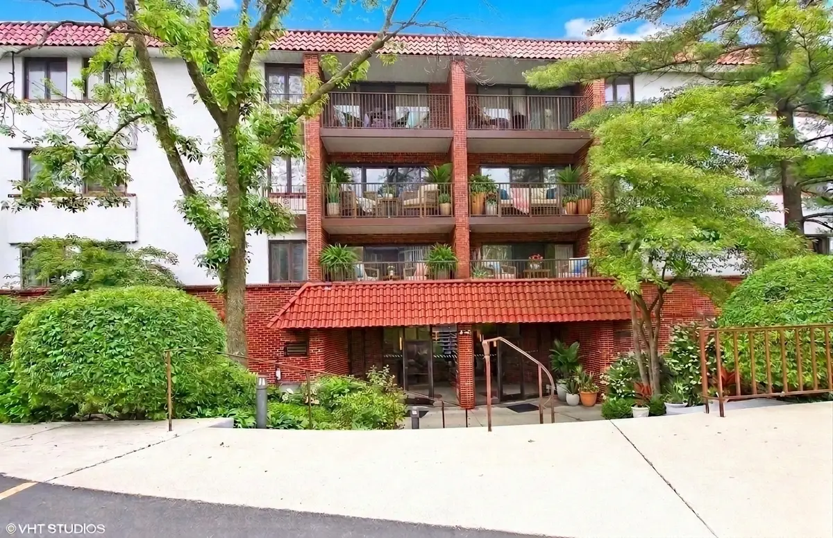 2046 Saint Johns Avenue #3H, Highland Park, IL 60035 - #1
