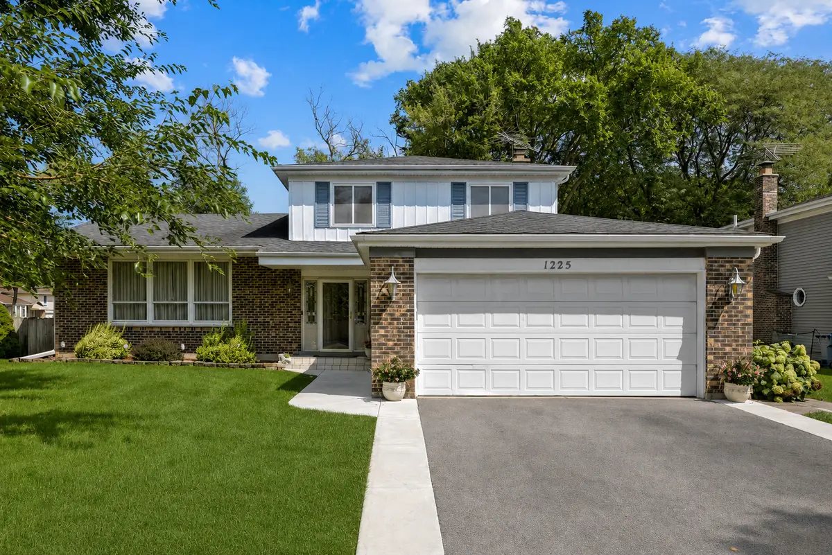 1225 N Basswood Lane, Mount Prospect, IL 60056 - #1
