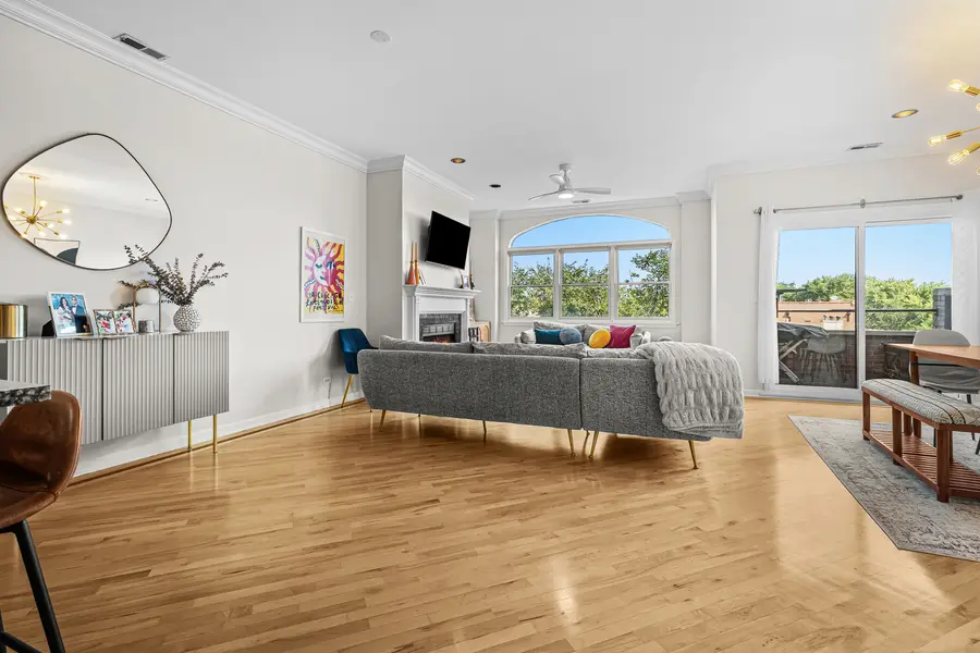 1109 W Belmont Avenue #4, Chicago, IL 60657 - #2