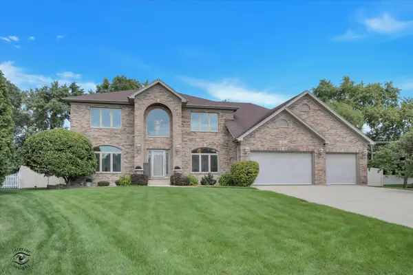 365 Crestwood Road, Wood Dale, IL 60191