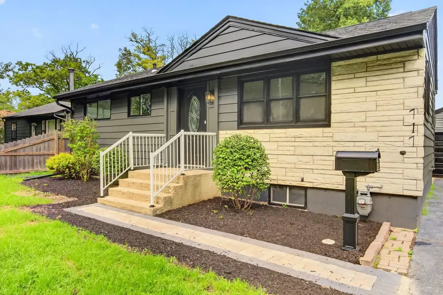 717 Kirkwood Avenue, Winthrop Harbor, IL 60096 - #2