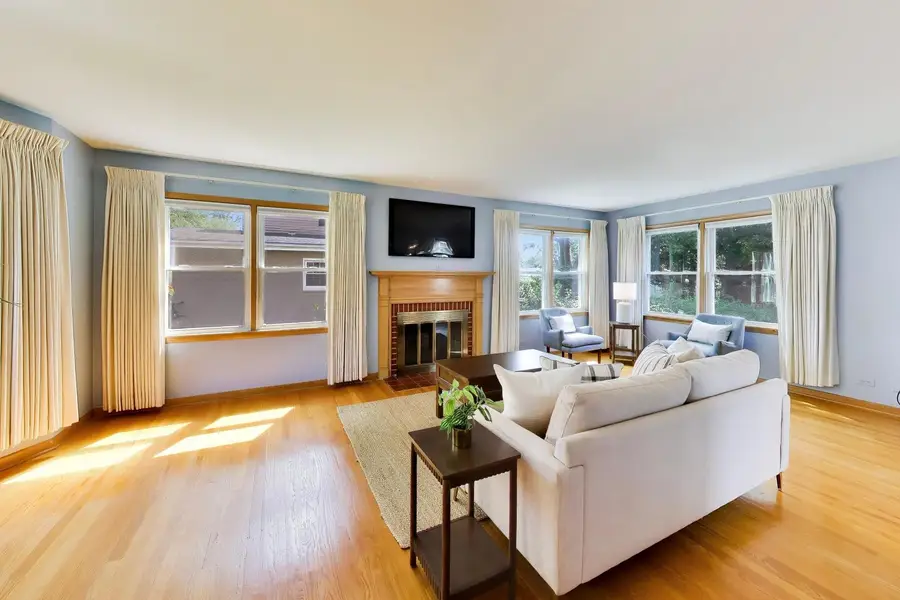 228 S Dwyer Avenue, Arlington Heights, IL 60005 - #2