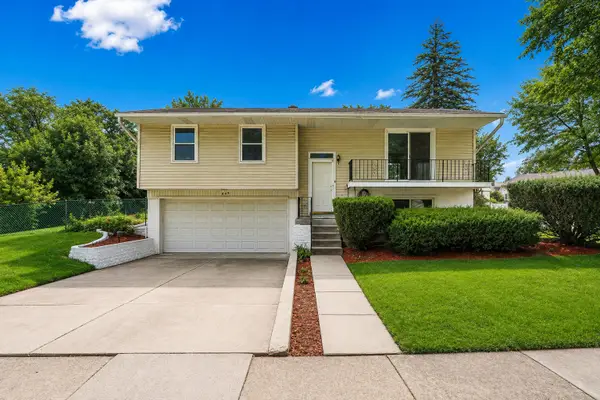 669 White Pine Road, Buffalo Grove, IL 60089