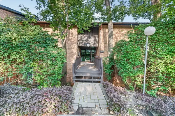 5515 E Lake Drive #93-F, Lisle, IL 60532