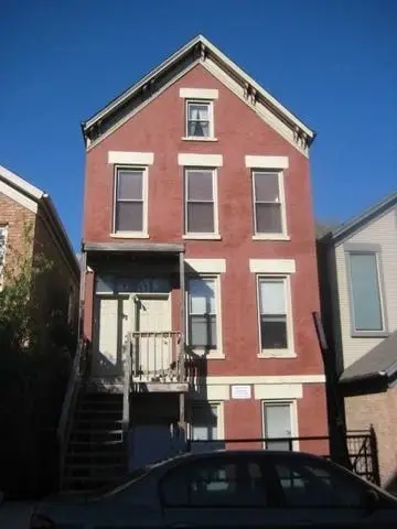 1736 W Beach Avenue, Chicago, IL 60622