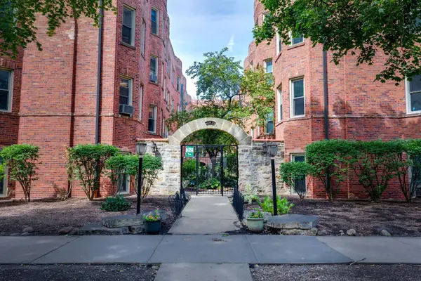 4130 N Kedvale Avenue #208, Chicago, IL 60641