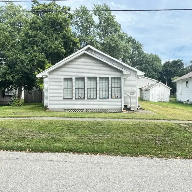 924 N George Street, Clinton, IL 61727 - #1