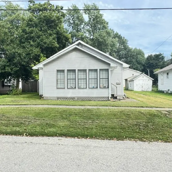924 N George Street, Clinton, IL 61727