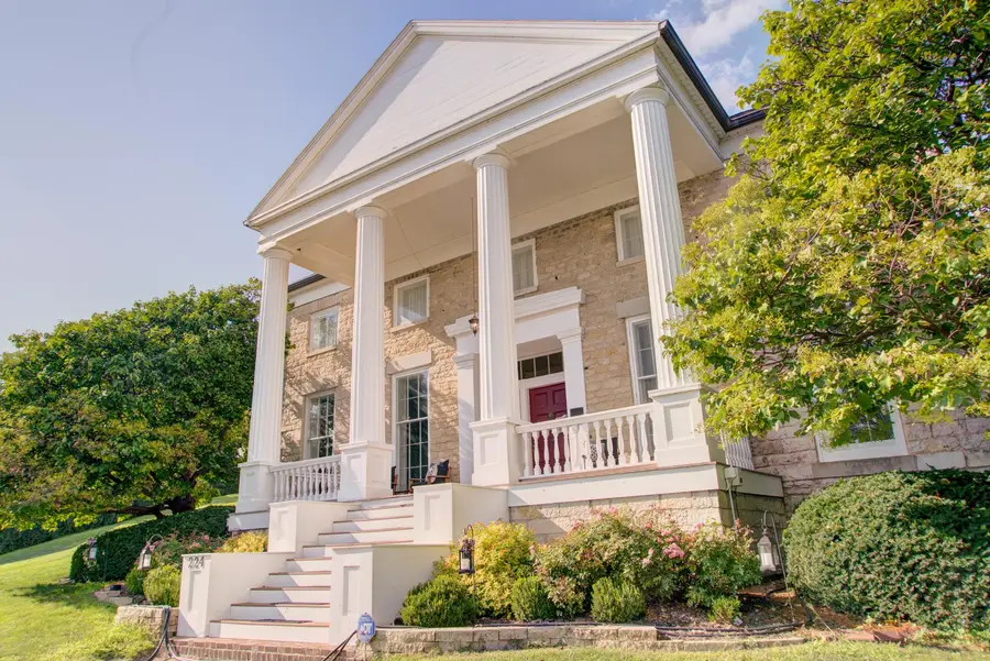 224 E 6th Street, Davenport, IA 52803 - #3