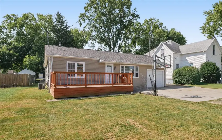 605 E Daggy Street, Tuscola, IL 61953 - #2