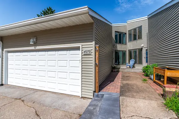 4070 Prairie Lane, Bettendorf, IA 52722