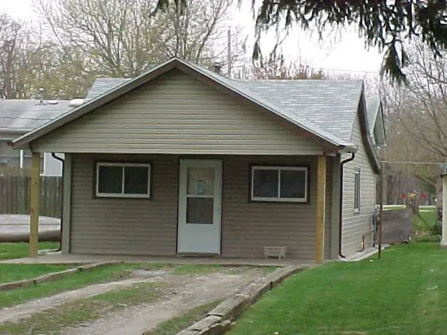 3207 4th Street, Moline, IL 61265 - #1