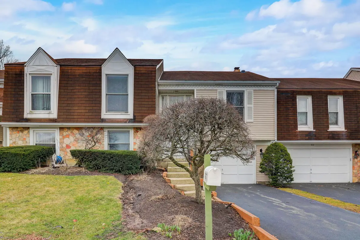 917 Burgess Circle, Buffalo Grove, IL 60089 - #1