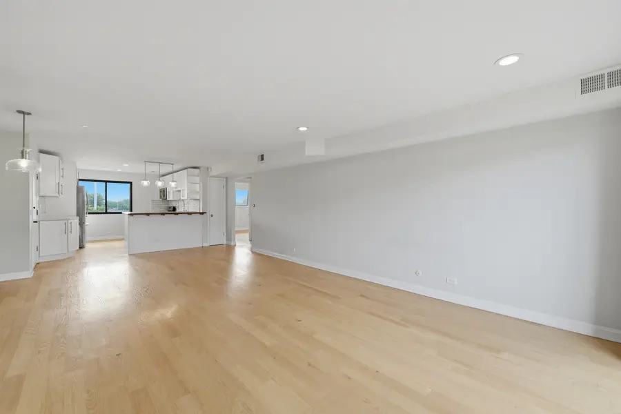 7600 W Lawrence Avenue #3B, Harwood Heights, IL 60706 - #3