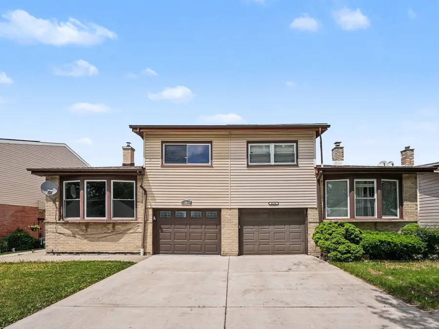 9120 Hollyberry Avenue, Des Plaines, IL 60016 - #2