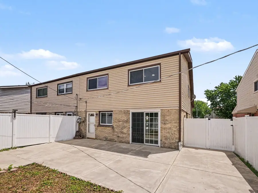 9120 Hollyberry Avenue, Des Plaines, IL 60016 - #3