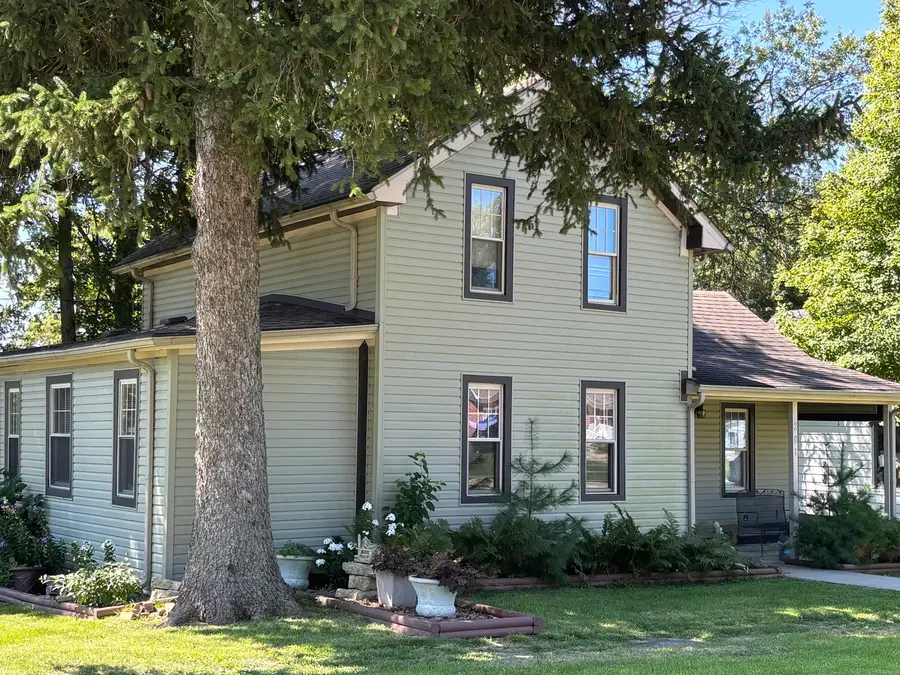 201 W Green Street, Roberts, IL 60962 - #2