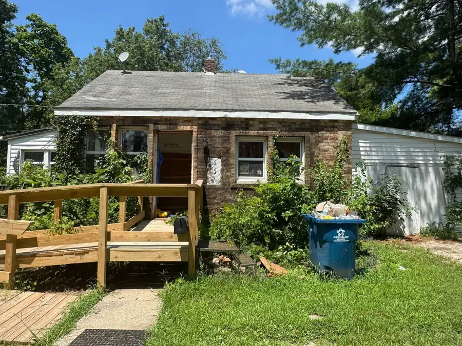 331 E Ellis Street, Centralia, IL 62801 - #2