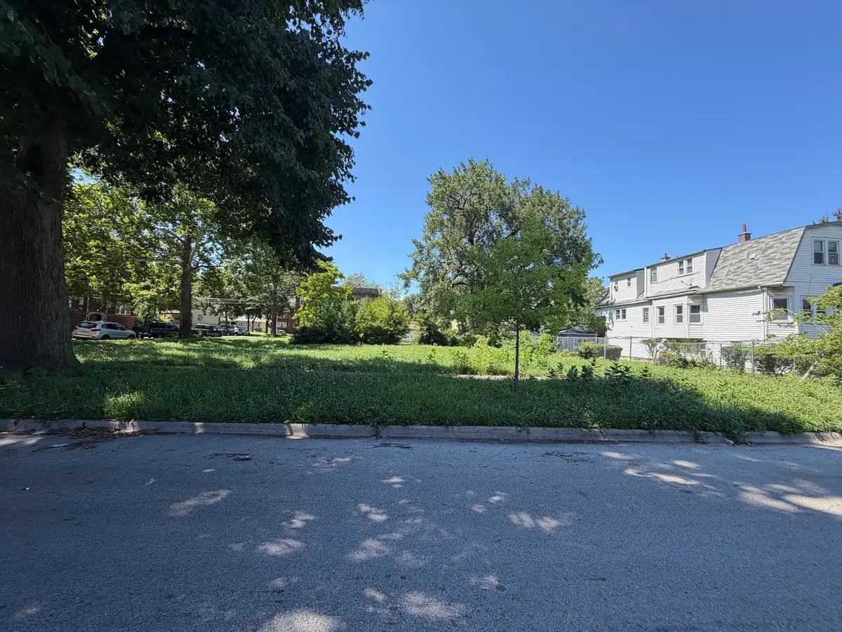 8052 S Muskegon Avenue, Chicago, IL 60617 - #1