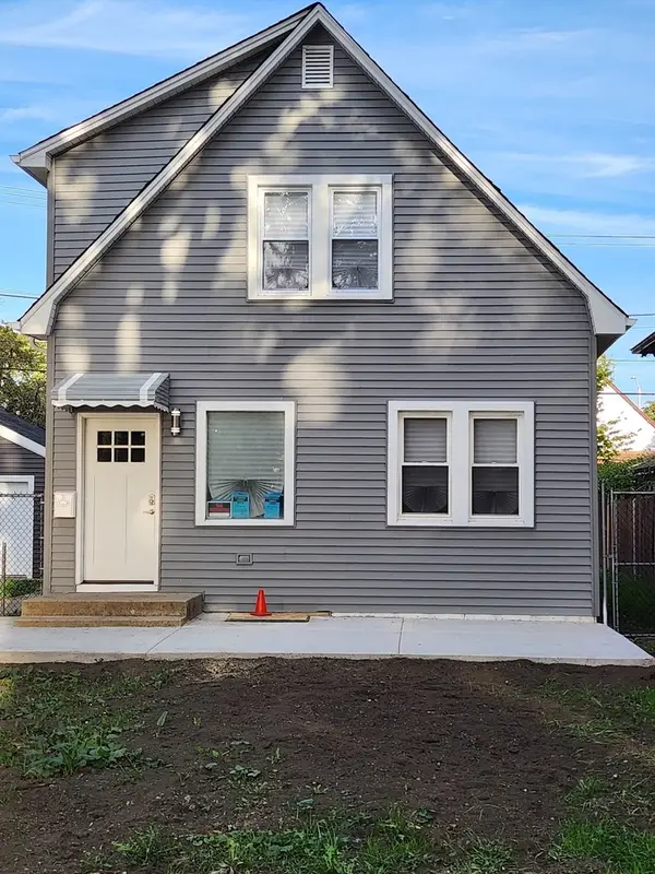 12319 S Carpenter Street, Calumet Park, IL 60827
