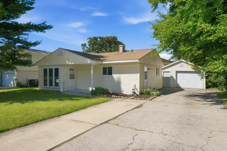 207 Caddy Avenue, Carpentersville, IL 60110 - #2